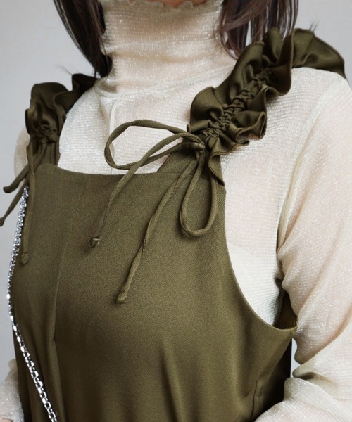ReRe(リリ)の「ワイドパンツフリルサロペット(サロペット/オーバーオール・レディース・ブラック/オリーブ/グレー・MEDIUM)」の7枚目の写真