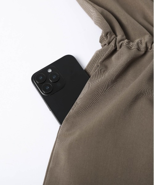 AMELY(エミリー)の「Vネックジャンプスーツ(つなぎ/オールインワン・レディース・ブラック/ブラウン/グレー・M/L)」の8枚目の写真