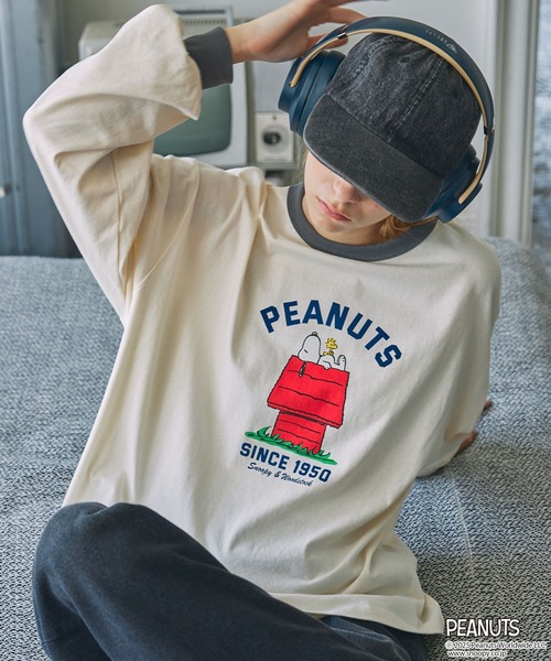 PEANUTS（ピーナッツ）の「【PEANUTS / SNOOPY】別注 ピーナッツ スヌーピー ヴィンテージプリントリンガー長袖Tシャツ（Tシャツ/カットソー・レディース・ネイビー系2/ネイビー系/チャコールグレー/ブラック系/スミクロ/ネイビー・FREE）」の4枚目の写真