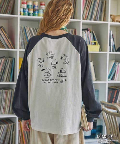 PEANUTS（ピーナッツ）の「【PEANUTS / SNOOPY】別注 ピーナッツ スヌーピー ヴィンテージプリントリンガー長袖Tシャツ（Tシャツ/カットソー・レディース・ネイビー系2/ネイビー系/チャコールグレー/ブラック系/スミクロ/ネイビー・FREE）」の14枚目の写真