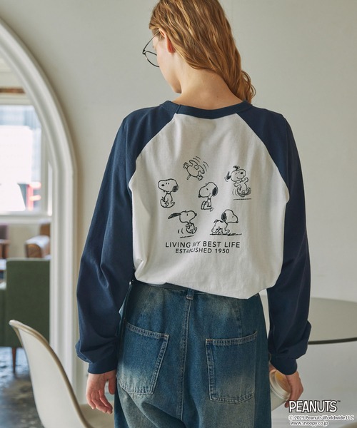 PEANUTS(ピーナッツ)の「【PEANUTS / SNOOPY】別注 ピーナッツ スヌーピー ヴィンテージプリントリンガー長袖Tシャツ(Tシャツ/カットソー・レディース・ネイビー系2/ネイビー系/チャコールグレー/ブラック系/スミクロ/ネイビー・FREE)」の14枚目の写真