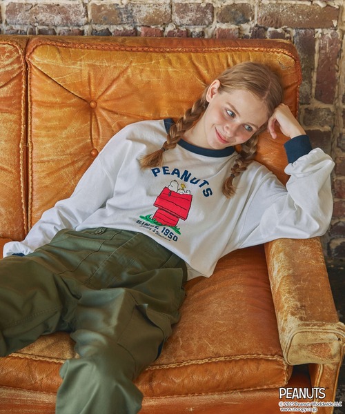 PEANUTS(ピーナッツ)の「【PEANUTS / SNOOPY】別注 ピーナッツ スヌーピー ヴィンテージプリントリンガー長袖Tシャツ(Tシャツ/カットソー・レディース・ネイビー系2/ネイビー系/チャコールグレー/ブラック系/スミクロ/ネイビー・FREE)」の20枚目の写真