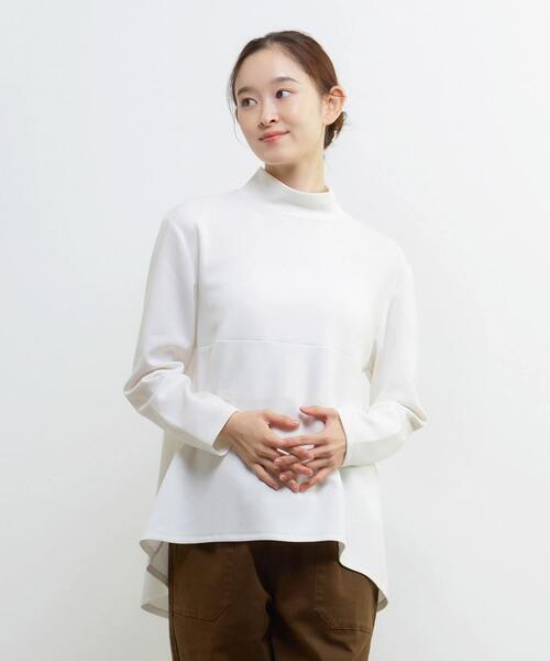 LOGEMENT DE CLAIRE(ロジュモンドクレール)の「ハイネックペプラムカットプルオーバー(Tシャツ/カットソー・レディース・オフホワイト/ブラック/グレイッシュベージュ・FREE)」の1枚目の写真