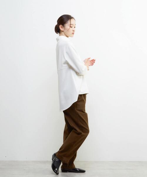 LOGEMENT DE CLAIRE(ロジュモンドクレール)の「ハイネックペプラムカットプルオーバー(Tシャツ/カットソー・レディース・オフホワイト/ブラック/グレイッシュベージュ・FREE)」の20枚目の写真