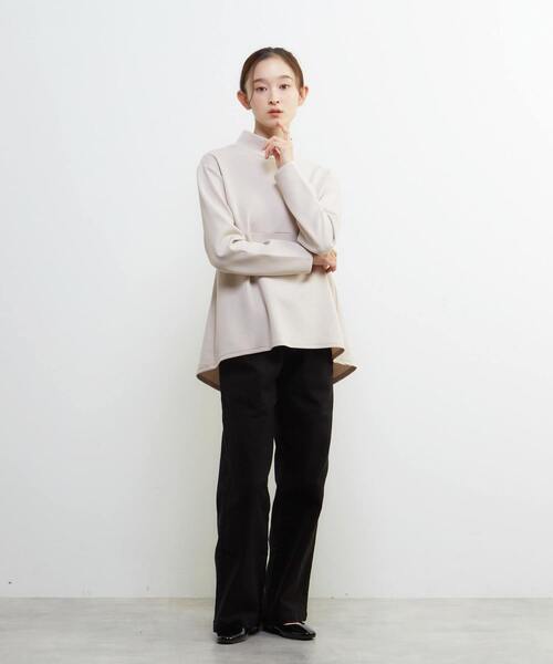 LOGEMENT DE CLAIRE(ロジュモンドクレール)の「ハイネックペプラムカットプルオーバー(Tシャツ/カットソー・レディース・オフホワイト/ブラック/グレイッシュベージュ・FREE)」の15枚目の写真