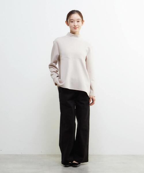 LOGEMENT DE CLAIRE(ロジュモンドクレール)の「ハイネックペプラムカットプルオーバー(Tシャツ/カットソー・レディース・オフホワイト/ブラック/グレイッシュベージュ・FREE)」の14枚目の写真