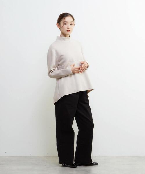 LOGEMENT DE CLAIRE(ロジュモンドクレール)の「ハイネックペプラムカットプルオーバー(Tシャツ/カットソー・レディース・オフホワイト/ブラック/グレイッシュベージュ・FREE)」の18枚目の写真