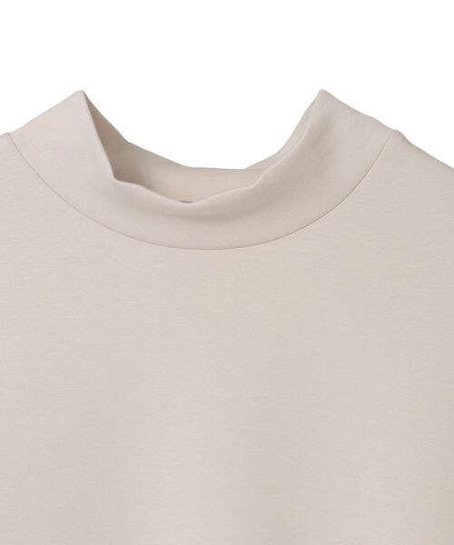 LOGEMENT DE CLAIRE(ロジュモンドクレール)の「ハイネックペプラムカットプルオーバー(Tシャツ/カットソー・レディース・オフホワイト/ブラック/グレイッシュベージュ・FREE)」の19枚目の写真