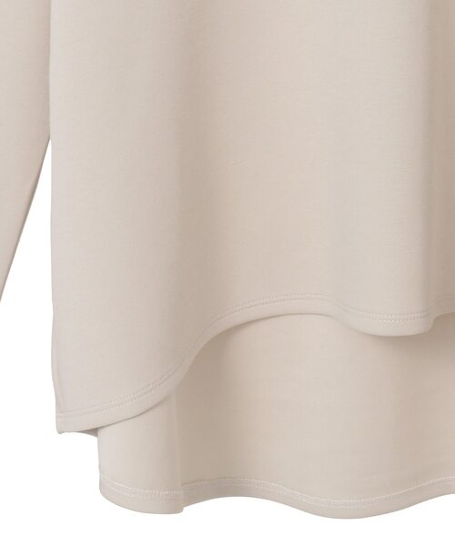 LOGEMENT DE CLAIRE(ロジュモンドクレール)の「ハイネックペプラムカットプルオーバー(Tシャツ/カットソー・レディース・オフホワイト/ブラック/グレイッシュベージュ・FREE)」の8枚目の写真