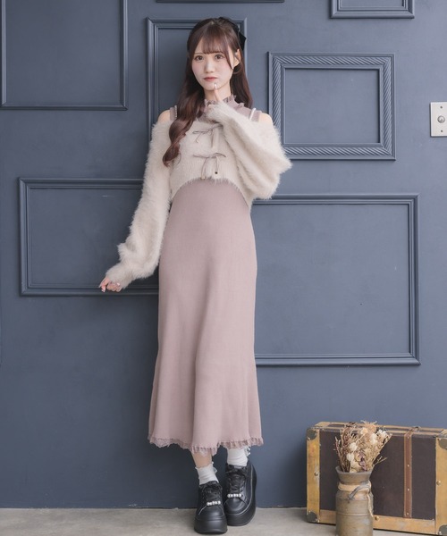 couture BY ROJITA(クチュールバイロジータ)の「ニットワンピース×オフショルカーデセット(ワンピース・レディース・ブラック/ピンク/アイボリー・FREE)」の4枚目の写真