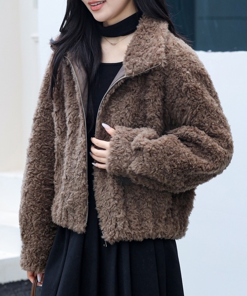 Lace Ladies(レースレディース)の「コンパクト フルジップ ボア ファー ジャケット(ブルゾン・レディース・キャメル/チャコールグレー/アイボリー/グレイッシュベージュ・FREE)」の4枚目の写真