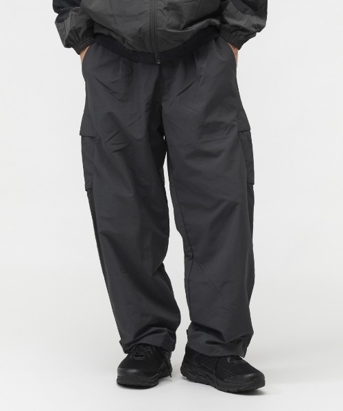 OAKLEY（オークリー）の「オークリー  NEW RETRO NY CARGO PANTS 1.0（その他パンツ・メンズ・カーキ/ダークグレー・M/L/LL/3L）」の2枚目の写真