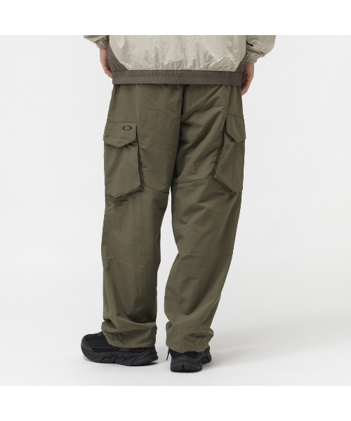 OAKLEY（オークリー）の「オークリー  NEW RETRO NY CARGO PANTS 1.0（その他パンツ・メンズ・カーキ/ダークグレー・M/L/LL/3L）」の3枚目の写真