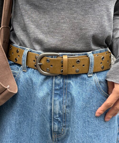 CIAOPANIC TYPY（チャオパニックティピー）の「【UNISEX】スタッズベルト（ベルト・レディース・マスタード/ブラック/グレー/レッド・ONE SIZE）」の14枚目の写真