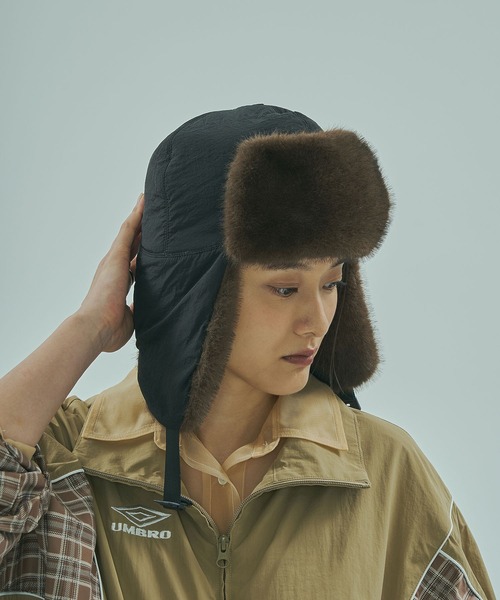 UMBRO(アンブロ)の「(UMBRO × ROSE BUD)FLIGHT CAP(キャップ・レディース・ベージュ/ブラック・ONE SIZE)」の4枚目の写真