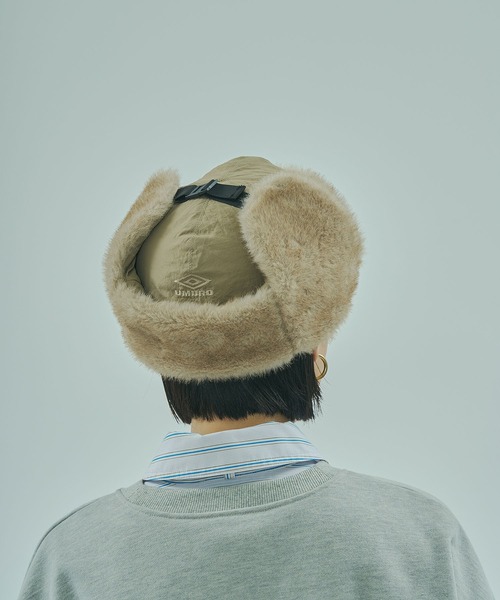 UMBRO(アンブロ)の「(UMBRO × ROSE BUD)FLIGHT CAP(キャップ・レディース・ベージュ/ブラック・ONE SIZE)」の6枚目の写真