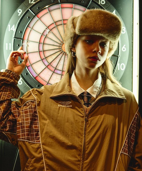 UMBRO(アンブロ)の「(UMBRO × ROSE BUD)FLIGHT CAP(キャップ・レディース・ベージュ/ブラック・ONE SIZE)」の10枚目の写真