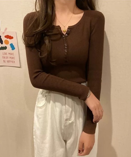 SHEPP(シープ)の「リブヘンリーネックスリムフィットロンT(Tシャツ/カットソー・レディース・ホワイト/ブラウン/レッド/ネイビー/ブラック・F)」の9枚目の写真