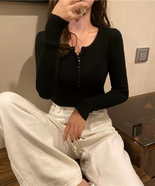 SHEPP(シープ)の「リブヘンリーネックスリムフィットロンT(Tシャツ/カットソー・レディース・ホワイト/ブラウン/レッド/ネイビー/ブラック・F)」の19枚目の写真