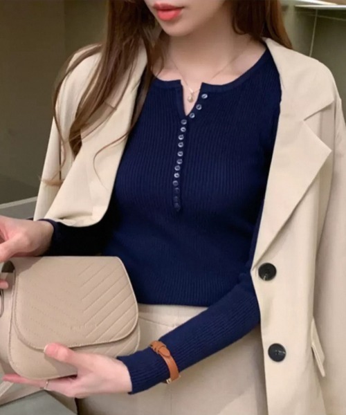 SHEPP(シープ)の「リブヘンリーネックスリムフィットロンT(Tシャツ/カットソー・レディース・ホワイト/ブラウン/レッド/ネイビー/ブラック・F)」の17枚目の写真