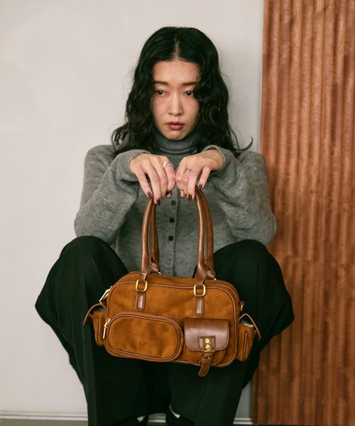 Lutim by u（ルチバイユー）の「Suede utility handle bag / スエード ユーティリティハンドルバック（ハンドバッグ・レディース・キャメル/ブラウン・FREE）」の3枚目の写真
