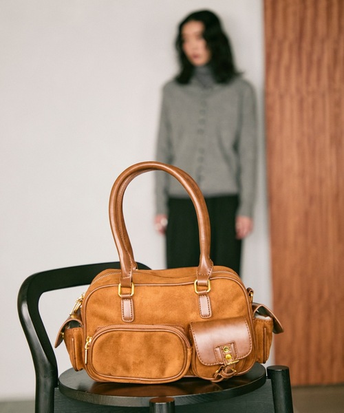 Lutim by u（ルチバイユー）の「Suede utility handle bag / スエード ユーティリティハンドルバック（ハンドバッグ・レディース・キャメル/ブラウン・FREE）」の4枚目の写真