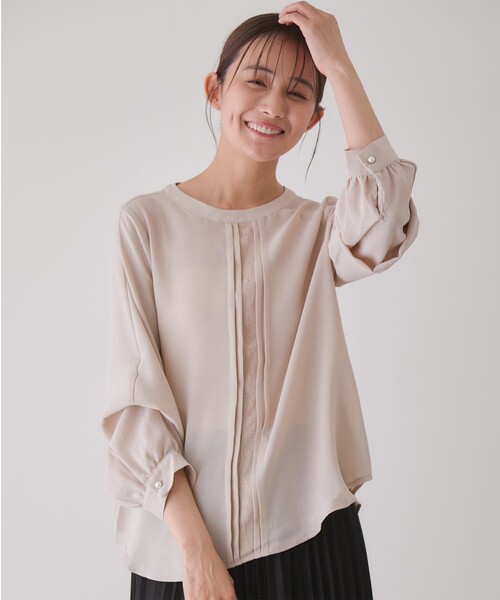 Jayro(ジャイロ)の「フロントレースピンタックブラウス(シャツ/ブラウス・レディース・ホワイト系その他2/ベージュ/ブラック・M)」の19枚目の写真