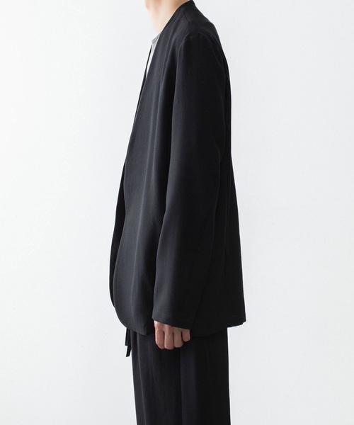 ATTACHMENT（アタッチメント）の「2/90 ウールツイストツイル カラーレスジャケット / 2/90 WO TWIST TWILL COLLARLESS JKT（ノーカラージャケット・メンズ・ブラック/グレー・1/2/3/4）」の17枚目の写真