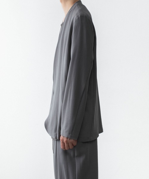 ATTACHMENT（アタッチメント）の「2/90 ウールツイストツイル カラーレスジャケット / 2/90 WO TWIST TWILL COLLARLESS JKT（ノーカラージャケット・メンズ・ブラック/グレー・1/2/3/4）」の7枚目の写真