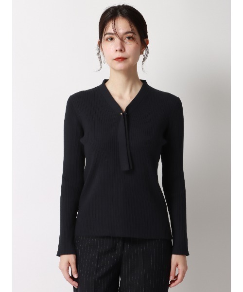 SUIT SQUARE(スーツスクエア)の「ボウタイプルオーバーリブニット 長袖 ウォッシャブル レーヨンストレッチ 無地(ニット/セーター・レディース・ネイビー/ライトグレー/ボルドー・38(9号))」の7枚目の写真