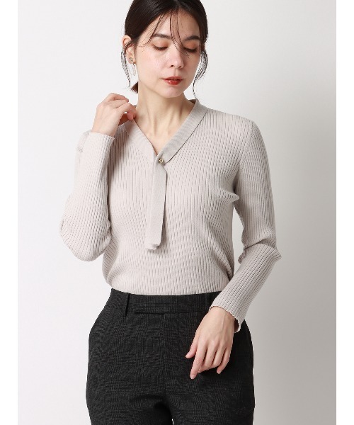 SUIT SQUARE(スーツスクエア)の「ボウタイプルオーバーリブニット 長袖 ウォッシャブル レーヨンストレッチ 無地(ニット/セーター・レディース・ネイビー/ライトグレー/ボルドー・38(9号))」の14枚目の写真