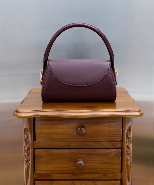 CHARLES & KEITH(チャールズ & キース)の「Kaila カイラ フラップトップハンドルバッグ(ハンドバッグ・レディース・ブラック/ワインレッド・S)」の14枚目の写真