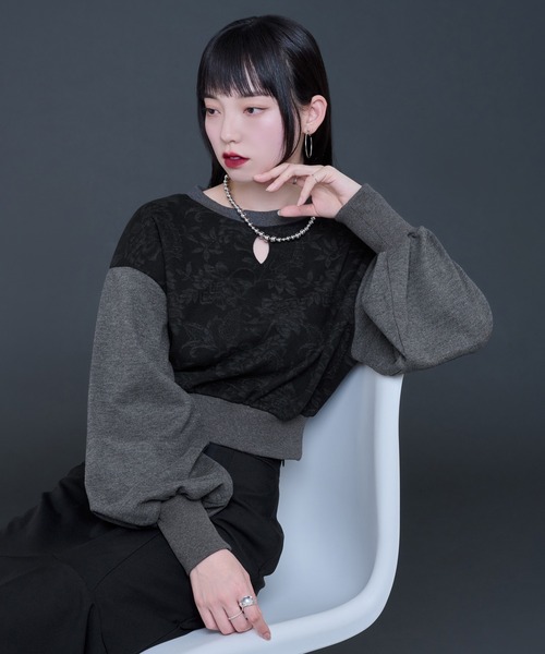 Ellno de Mavie（エルノデメヴィ）の「ガラキリカエカットプルオーバー（Tシャツ/カットソー・レディース・ライトグレー/ブラック・FREE）」の2枚目の写真