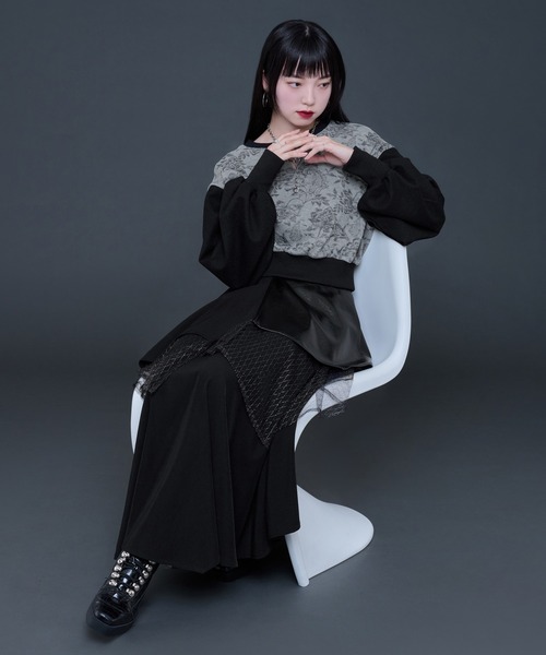 Ellno de Mavie（エルノデメヴィ）の「ガラキリカエカットプルオーバー（Tシャツ/カットソー・レディース・ライトグレー/ブラック・FREE）」の4枚目の写真