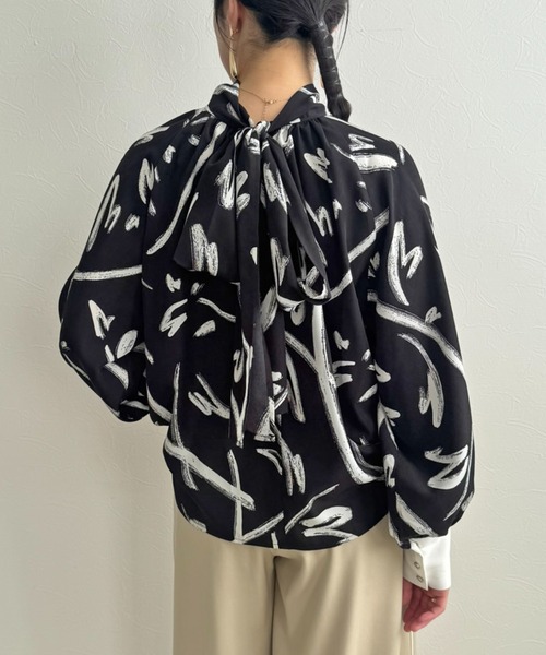 LHELBIE（レルビエ）の「アソートボウタイブラウス（シャツ/ブラウス・レディース・ブラウン/ホワイト×ブラック/ブラック/オフホワイト・M）」の3枚目の写真