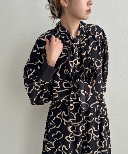 LHELBIE（レルビエ）の「アソートボウタイブラウス（シャツ/ブラウス・レディース・ブラウン/ホワイト×ブラック/ブラック/オフホワイト・M）」の2枚目の写真