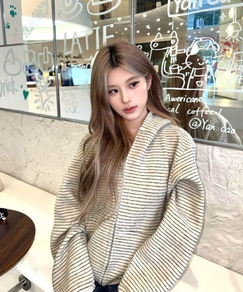 LADY LIKE(レディライク)の「裏起毛ボーダーゆったりパーカー(パーカー・レディース・ダークグレー/ベージュ・M)」の16枚目の写真