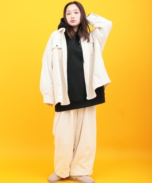 チチカカ（チチカカ）の「裏起毛ロゴパッチフーディー（パーカー・レディース・パープル/ブラック/アイボリー・FREE）」の4枚目の写真