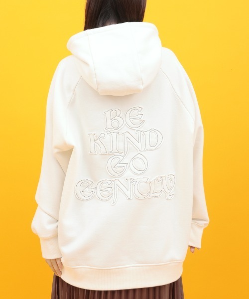 チチカカ（チチカカ）の「裏起毛ロゴパッチフーディー（パーカー・レディース・パープル/ブラック/アイボリー・FREE）」の7枚目の写真