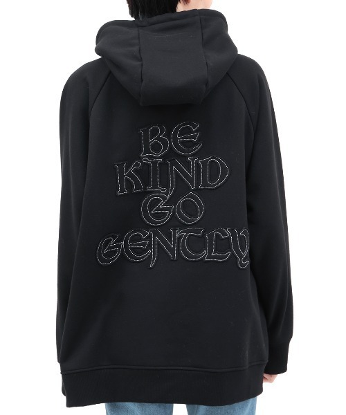 チチカカ（チチカカ）の「裏起毛ロゴパッチフーディー（パーカー・レディース・パープル/ブラック/アイボリー・FREE）」の10枚目の写真