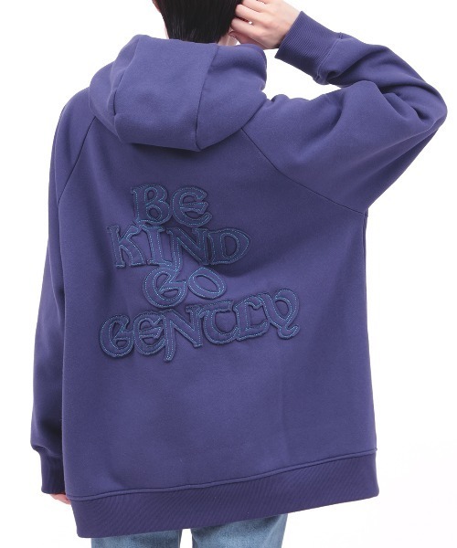 チチカカ（チチカカ）の「裏起毛ロゴパッチフーディー（パーカー・レディース・パープル/ブラック/アイボリー・FREE）」の12枚目の写真