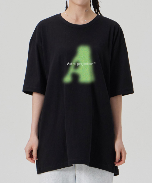 ASTRAL PROJECTION（アストラルプロジェクション）の「[ビッグエイ]コットンルーズフィット半袖Tシャツ_ブラック（Tシャツ/カットソー・メンズ・その他・LARGE/MEDIUM/X-LARGE/XX-LARGE）」の3枚目の写真