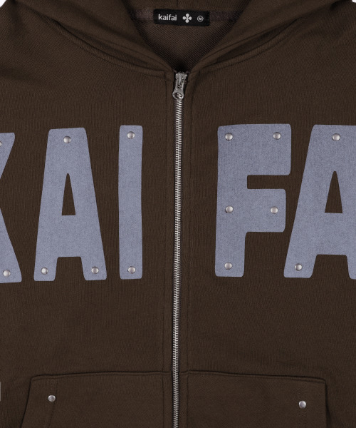 kaifai(カイファイ)の「ロゴスタッズフードジップアップ (ブラウン) K25ZA163(パーカー・レディース・その他・MEDIUM/LARGE)」の4枚目の写真