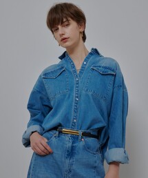 バックレイヤードデニムシャツ