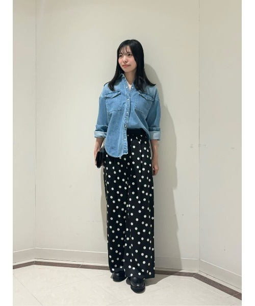 allureville（アルアバイル）の「バックレイヤードデニムシャツ（シャツ/ブラウス・レディース・ブルー・2）」の9枚目の写真
