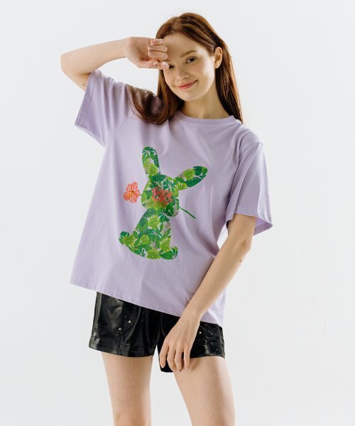 KARLLAH(カラ)の「トロピカルフラワーレビットグラフィックフロントスウェットシャツ-パープル(Tシャツ/カットソー・レディース・その他・FREE)」の1枚目の写真