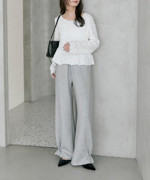 mystic(ミスティック)の「【3色展開/羽織りとしても◎】シャーリングペプラム TOPS(シャツ/ブラウス・レディース・オフホワイト/グリーン/ブラック・FREE)」の4枚目の写真