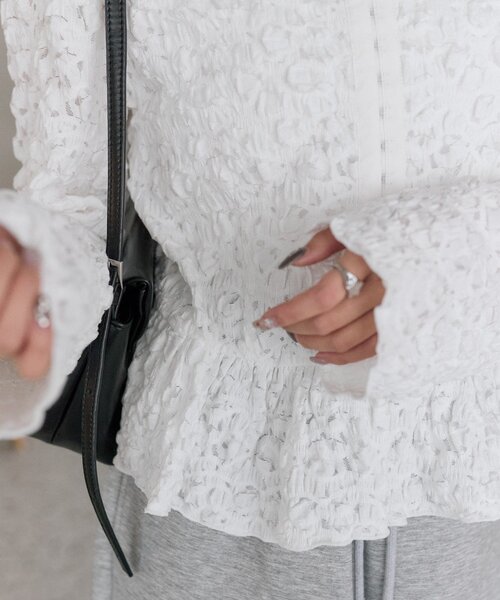 mystic(ミスティック)の「【3色展開/羽織りとしても◎】シャーリングペプラム TOPS(シャツ/ブラウス・レディース・オフホワイト/グリーン/ブラック・FREE)」の13枚目の写真