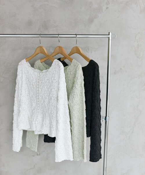 mystic（ミスティック）の「シャーリングペプラム TOPS（シャツ/ブラウス・レディース・オフホワイト/グリーン/ブラック・FREE）」の13枚目の写真