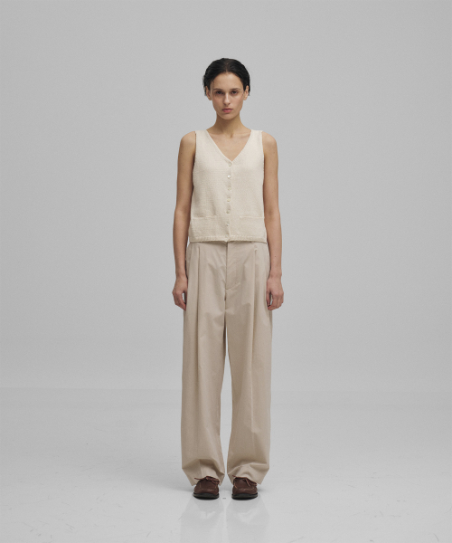 ANOTHER OFFICE WOMEN(アナザー オフィス ウーマン)の「w. Structure 2tuck Wide Pants (Oat Milk)(その他パンツ・レディース・その他・36/34)」の1枚目の写真